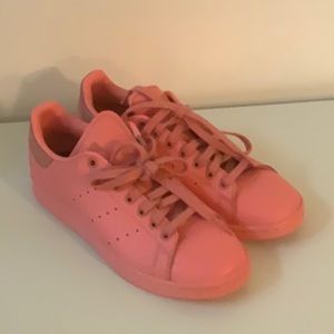 Coral/bubblegum pink adidas Stan Smith